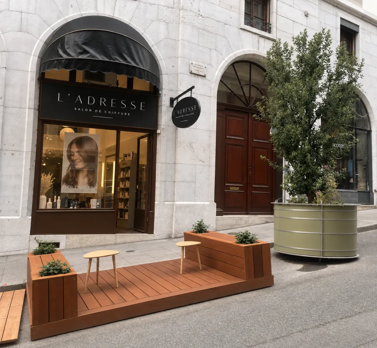 Devanture du salon L'adresse, Rue Verdaine, Genève